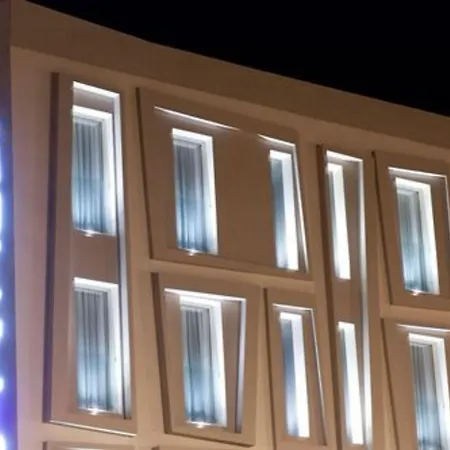 L'hotel 3*