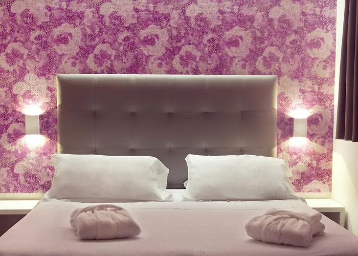 Hotel L'hotel 3*
