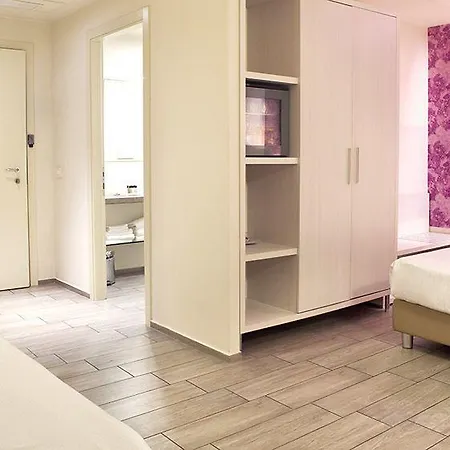 L'hotel 호텔 3*