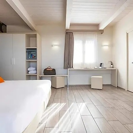 L'hotel מלון 3*