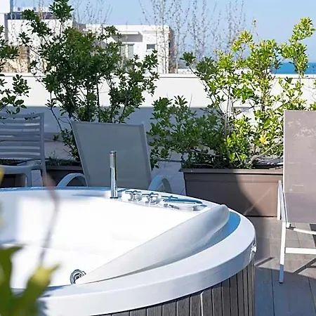 מלון L'hotel 3*
