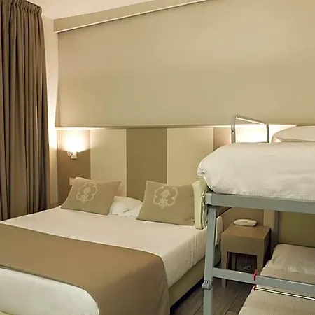 L'hotel 3* רימיני