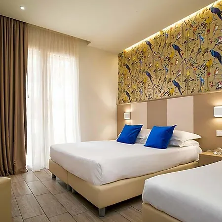 מלון L'hotel 3*