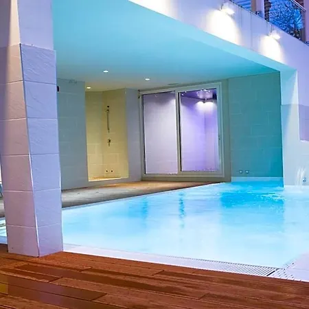 L'hotel מלון 3*
