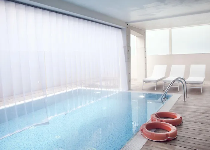 L'hotel Отель 3*